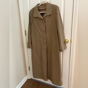 VINTAGE London Fog Trench Coat, size 12, Tan